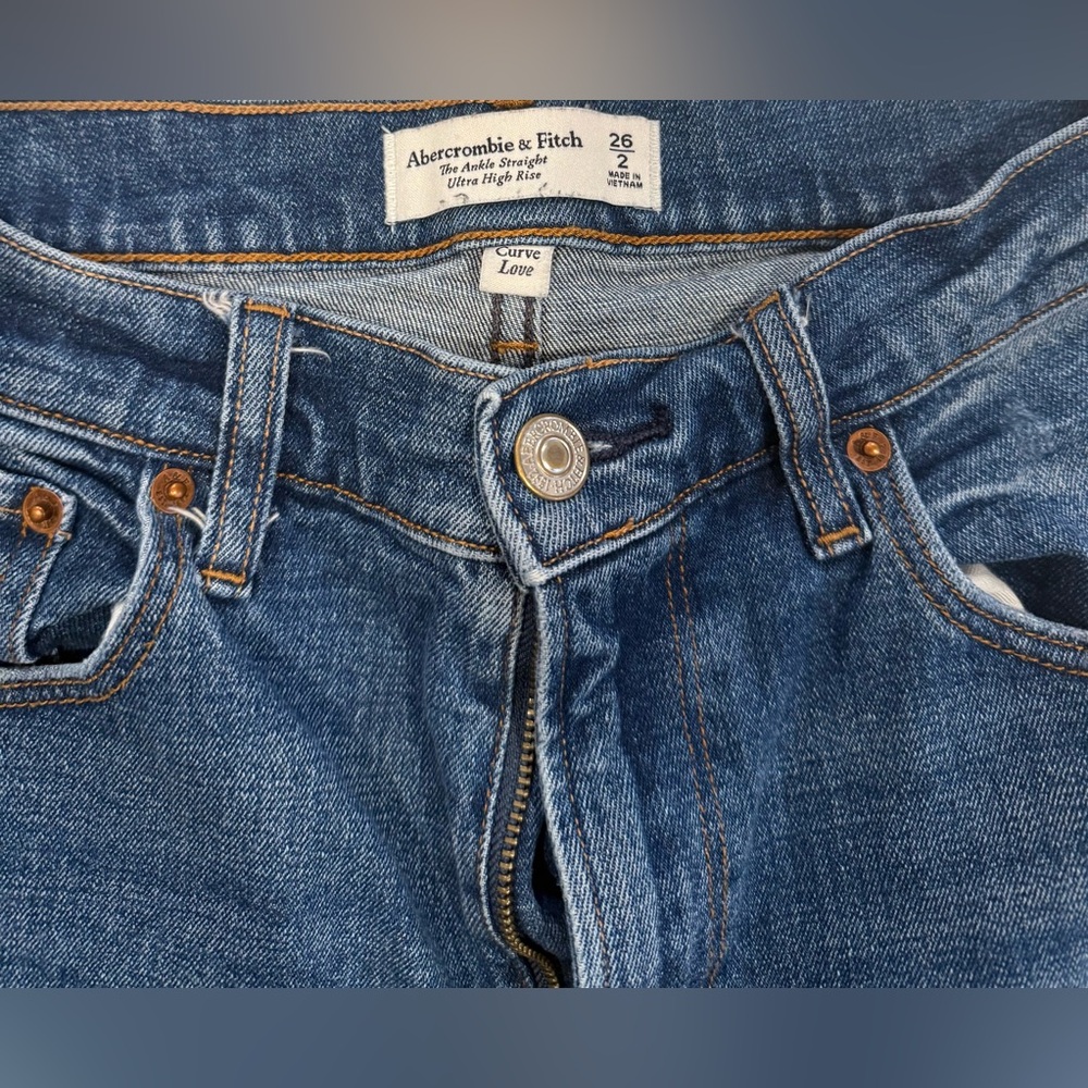 Abercrombie & Fitch Curve Love Ultra High Rise Ankle Straight Jean Size 26/2 - Picture 4 of 7
